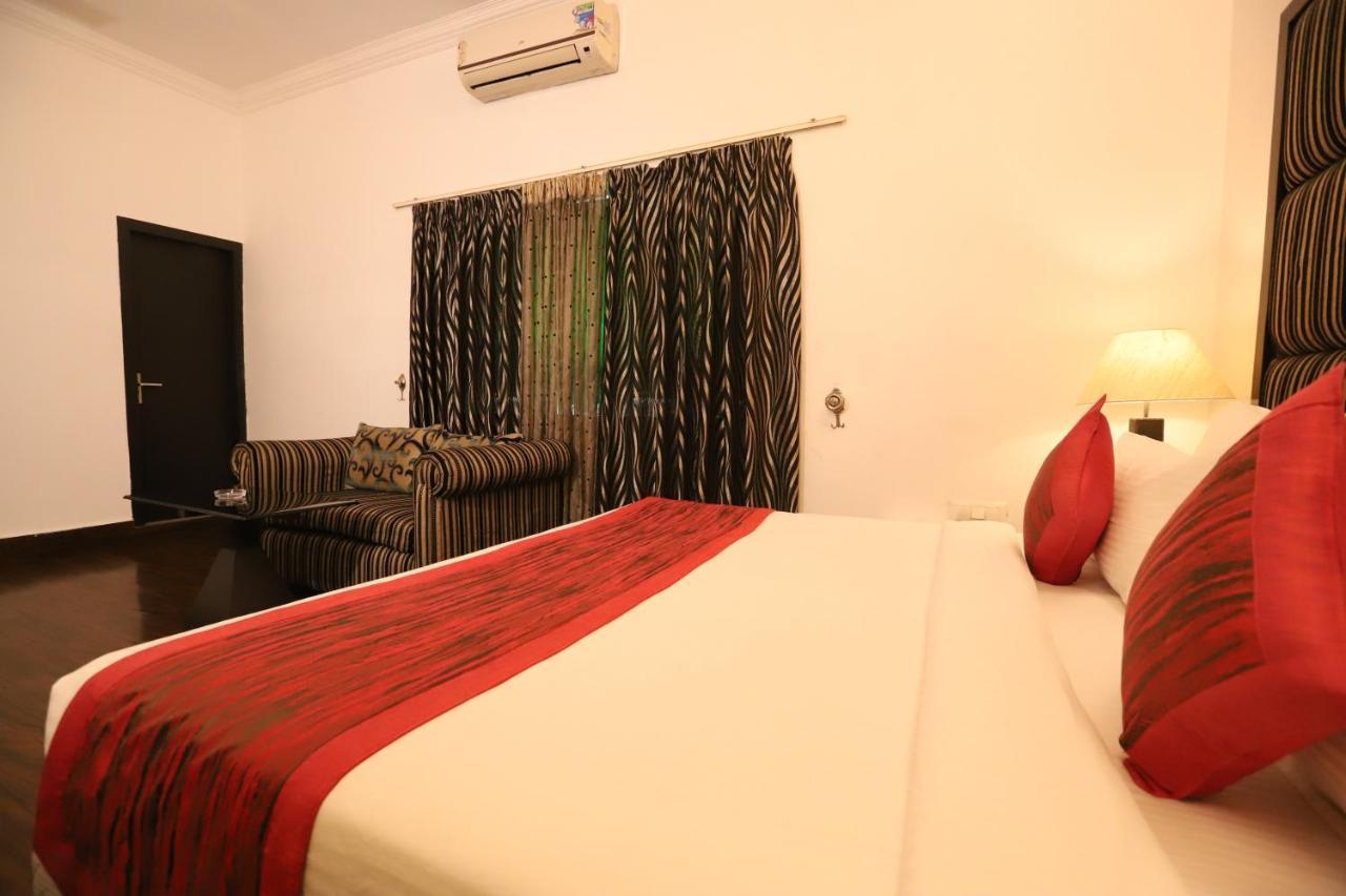 Hotel Capitol Hills - Greater Kailash Delhi Nové Dillí Exteriér fotografie