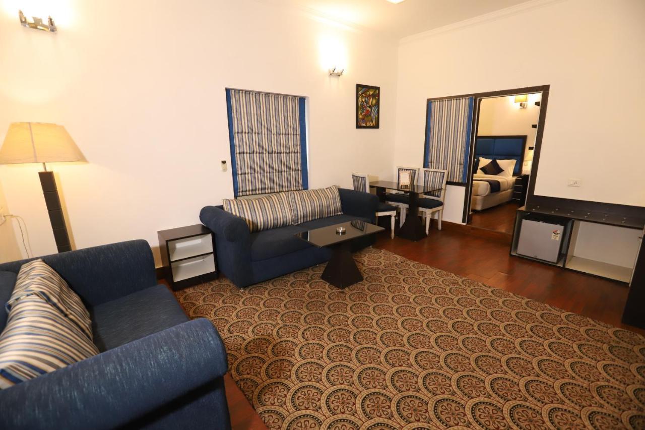 Hotel Capitol Hills - Greater Kailash Delhi Nové Dillí Exteriér fotografie