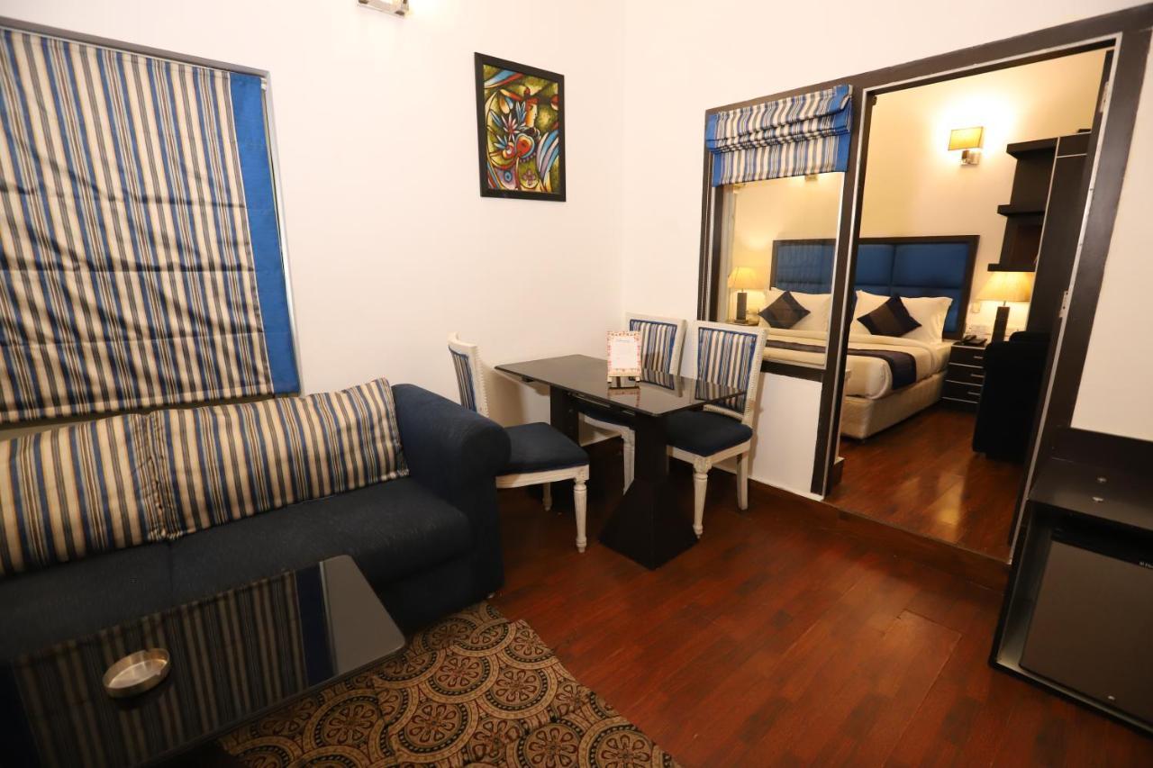 Hotel Capitol Hills - Greater Kailash Delhi Nové Dillí Exteriér fotografie