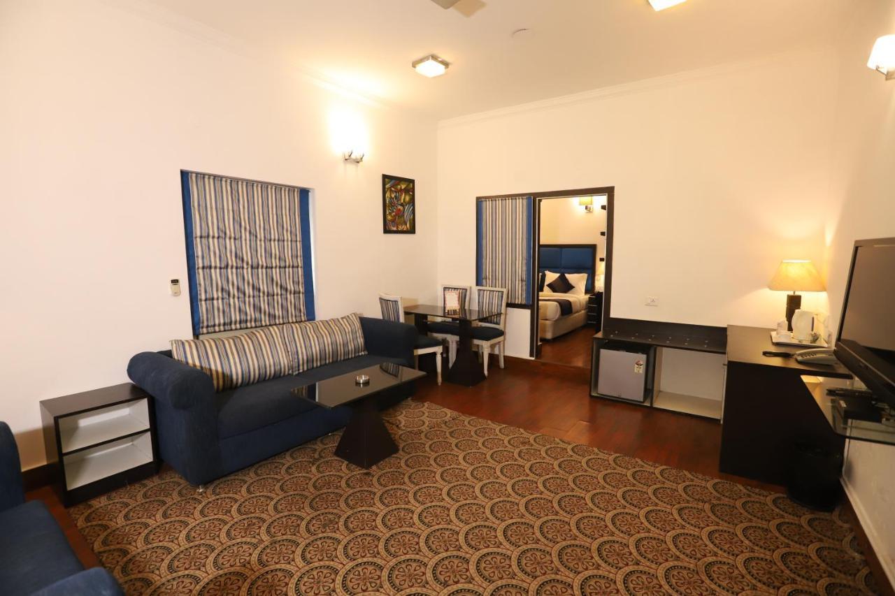 Hotel Capitol Hills - Greater Kailash Delhi Nové Dillí Exteriér fotografie
