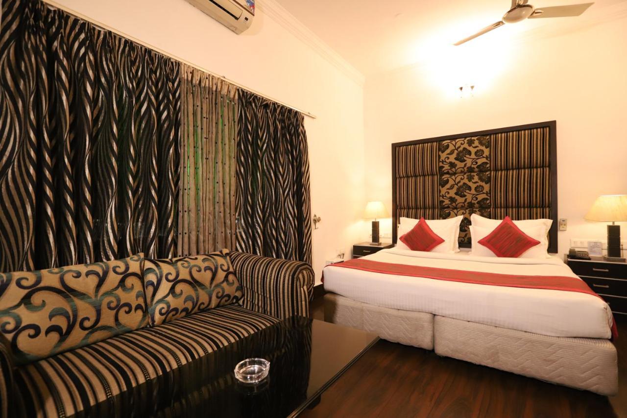 Hotel Capitol Hills - Greater Kailash Delhi Nové Dillí Exteriér fotografie